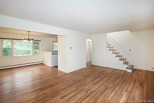 Halesite, NY 11743,27 Potter LN