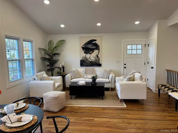 Sayville, NY 11782,209 Loop DR