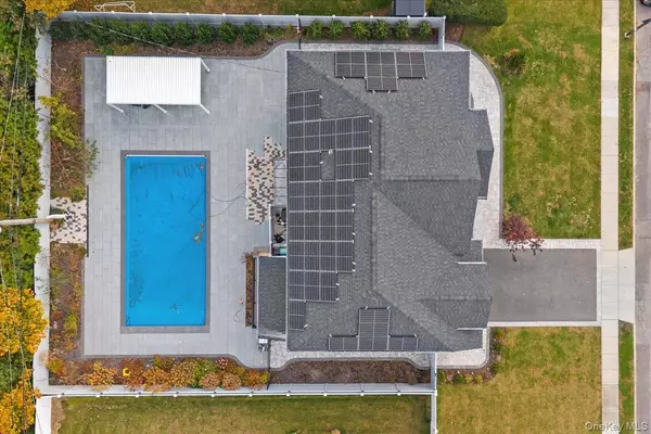 Jericho, NY 11753,60 Moss LN