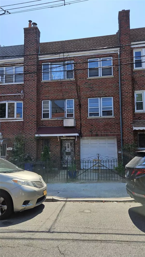 Astoria, NY 11103,25-31 42nd ST