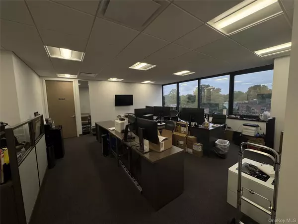 Great Neck, NY 11021,60 Cuttermill RD #600