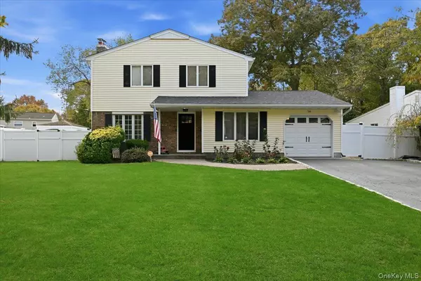 16 Country Lane DR, Kings Park, NY 11754