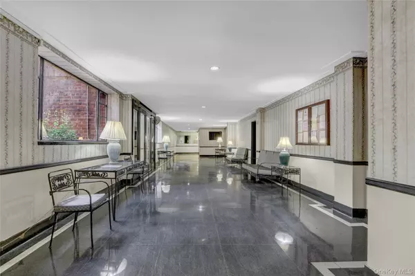 Bronx, NY 10458,325 E 201st ST #3J