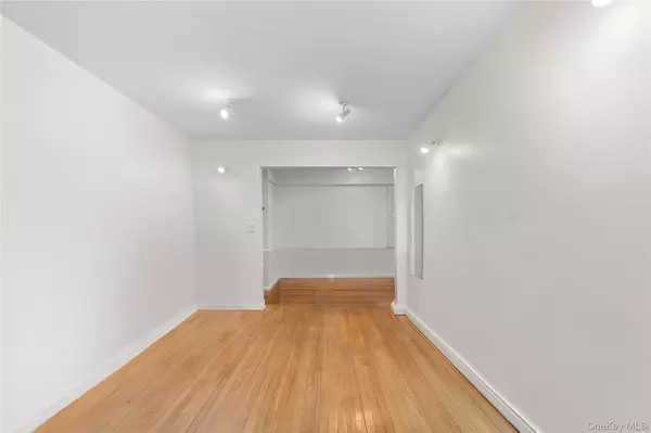 Briarwood, NY 11435,8435 Lander ST #2B