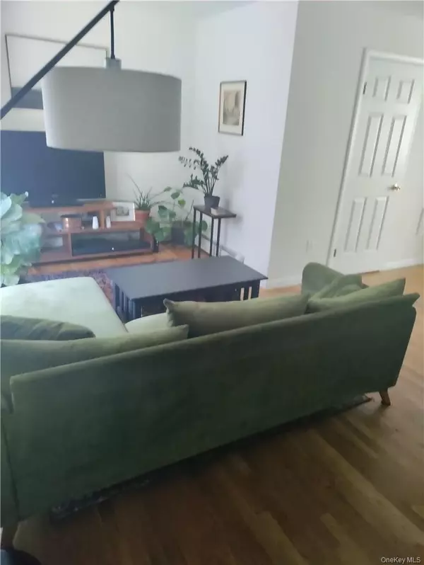 White Plains, NY 10605,110 South Broadway AVE