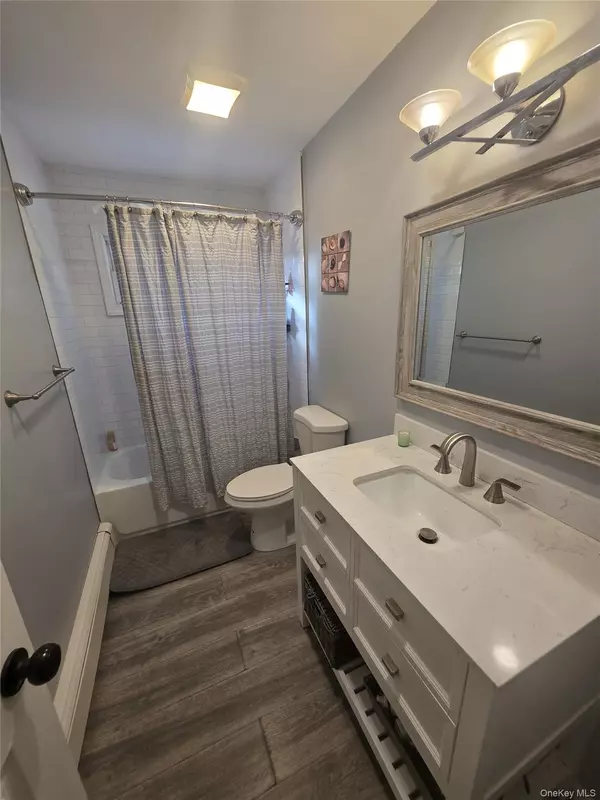 Massapequa Park, NY 11762,Address not disclosed