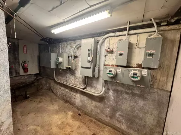 Astoria, NY 11103,30-72 Steinway ST