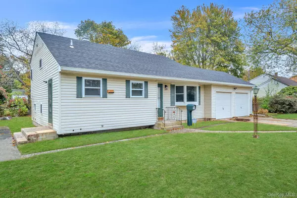 Bellport, NY 11713,441 Macdonald AVE