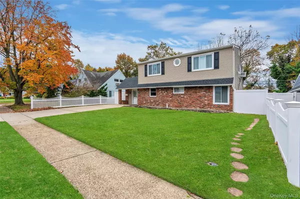 Wantagh, NY 11793,200 Willowood DR