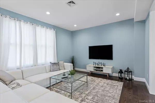 Mastic Beach, NY 11951,91 Market ST