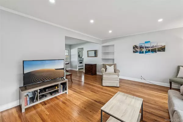 East Meadow, NY 11554,1689 Barbara LN