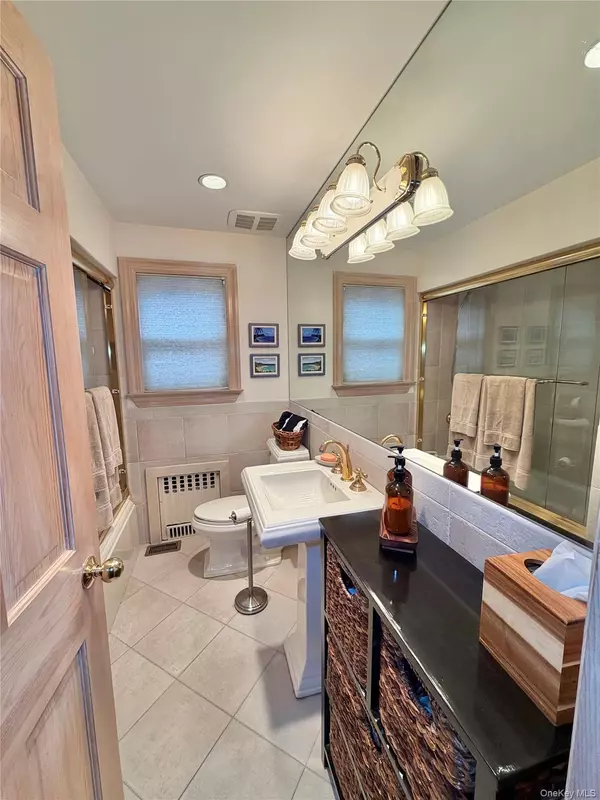 Fresh Meadows, NY 11365,5335 192nd ST