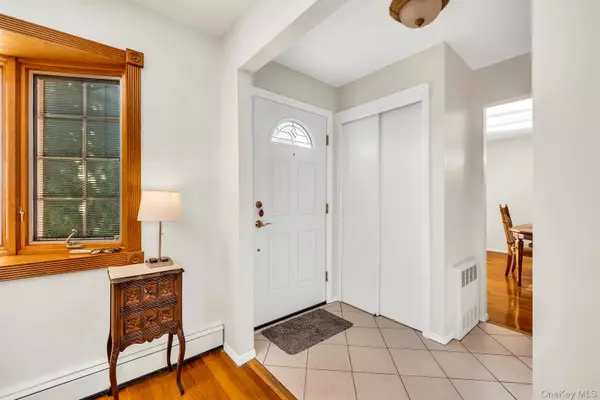 Farmingdale, NY 11735,155 Fairview RD