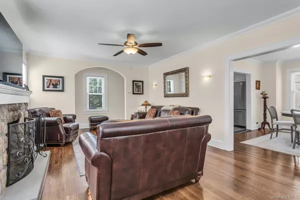 Locust Valley, NY 11560,23 7th ST