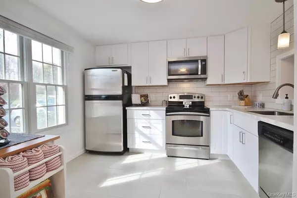 Mahopac, NY 10541,902 Williamsburg DR