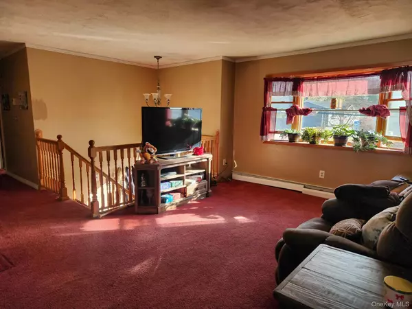 West Islip, NY 11795,829 Stanley ST