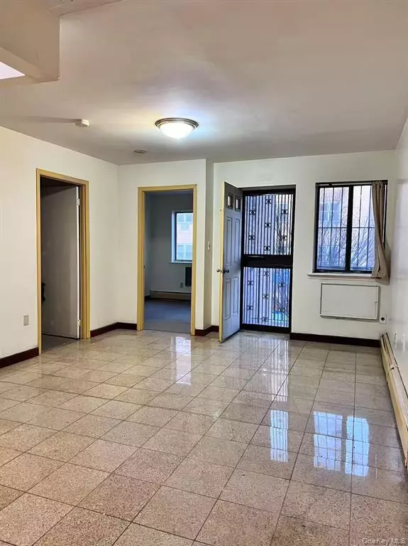 Corona, NY 11368,37-30 103 ST #2B