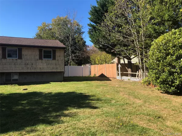 Port Jefferson Station, NY 11776,44 Nadine LN