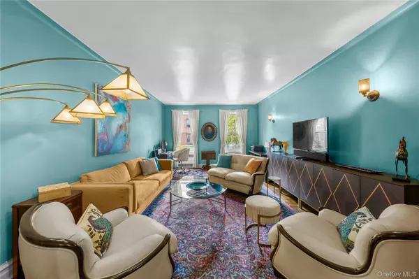 Jackson Heights, NY 11372,35-05 72nd ST #2E