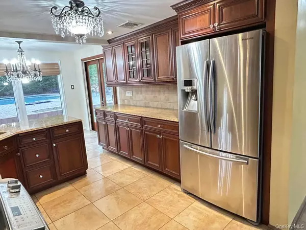 Bellmore, NY 11710,3200 Lydia LN