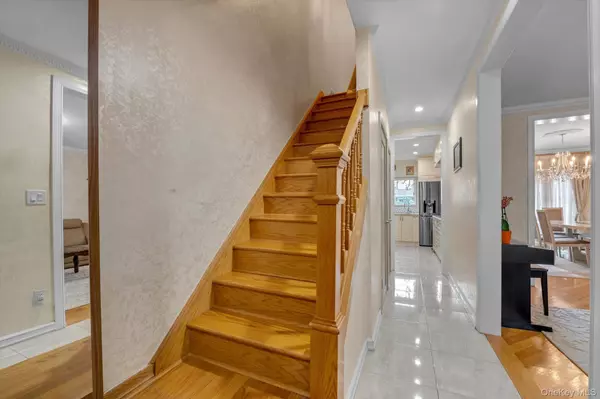 Fresh Meadows, NY 11366,7510 169th ST