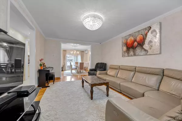 Fresh Meadows, NY 11366,7510 169th ST