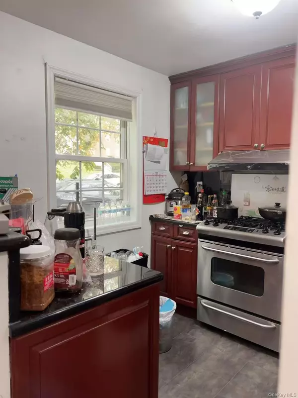 Oakland Gardens, NY 11364,67-60 224th ST #6760A