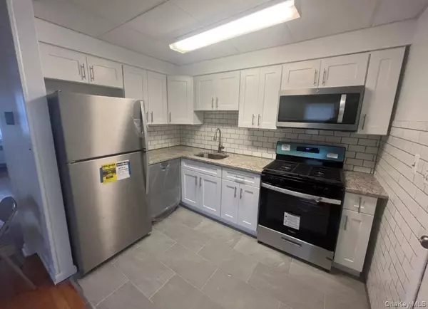 Westbury, NY 11590,63 Madison AVE