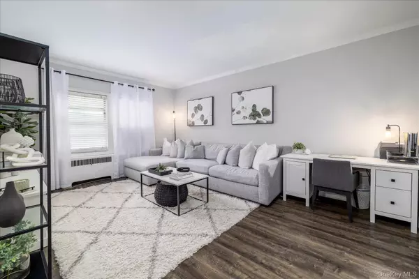 Lawrence, NY 11559,261 Central AVE #E4