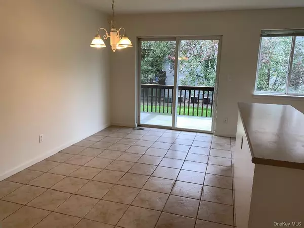 Nanuet, NY 10954,25 College AVE #607