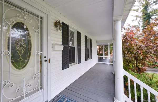 Floral Park, NY 11001,501 Tulip AVE