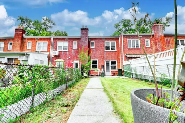 Whitestone, NY 11357,623 159th ST