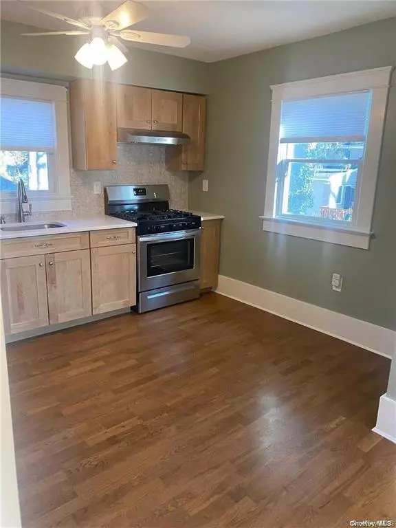 Glen Head, NY 11545,2 William ST #2