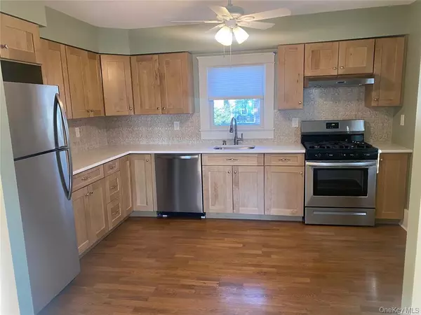 Glen Head, NY 11545,2 William ST #2