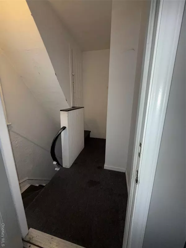 Poughkeepsie, NY 12601,54 Gifford AVE #2