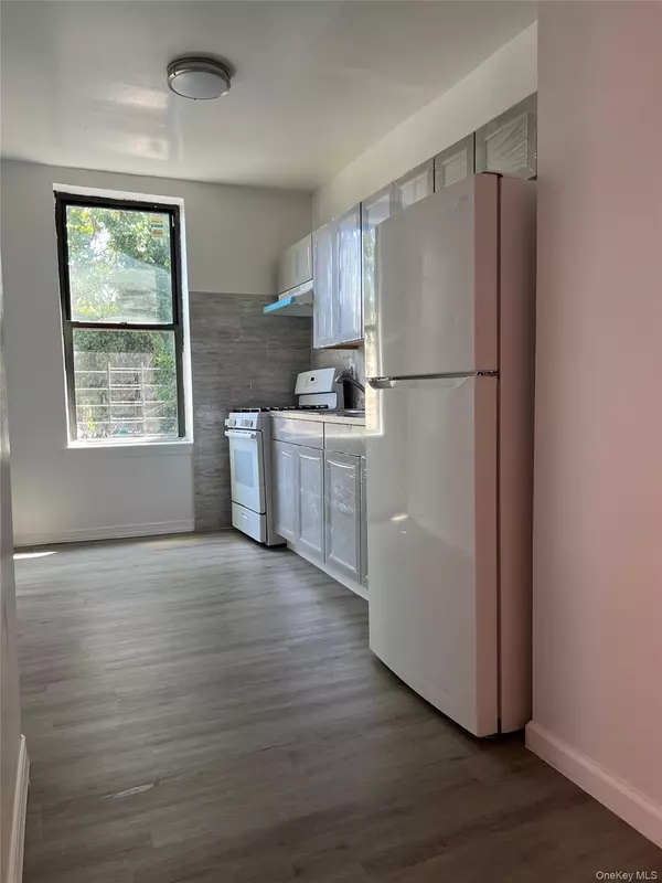 1810 Barnes AVE, Bronx, NY 10462