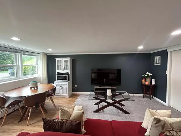 Port Jefferson Station, NY 11776,15 Wenmore LN