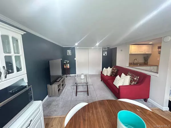 Port Jefferson Station, NY 11776,15 Wenmore LN