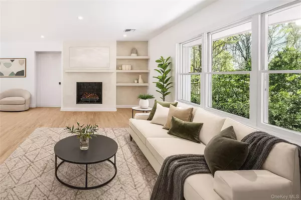 East Quogue, NY 11942,4 Pine Tree CT