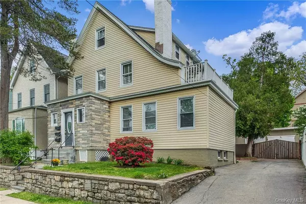 Pelham, NY 10803,520 River AVE #1