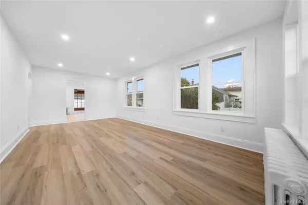 Lindenhurst, NY 11757,218 S 3rd ST