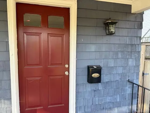 Northport, NY 11768,15 Highland AVE #Upper