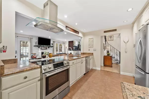 Hauppauge, NY 11788,442 Hoffman LN