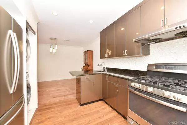 Albertson, NY 11507,142 I U Willets RD