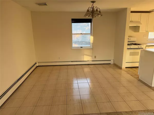 Franklin Square, NY 11010,906 Polk AVE #2