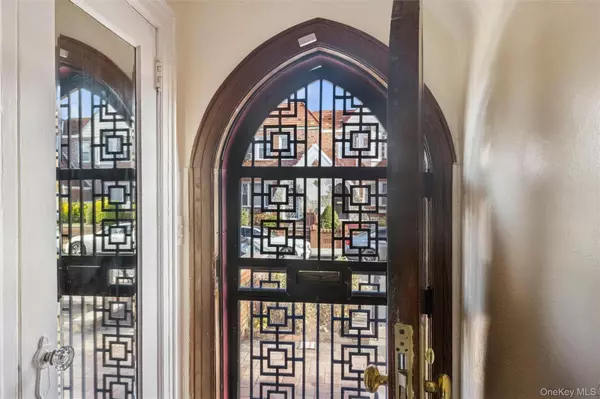 Laurelton, NY 11413,131-18 226th ST