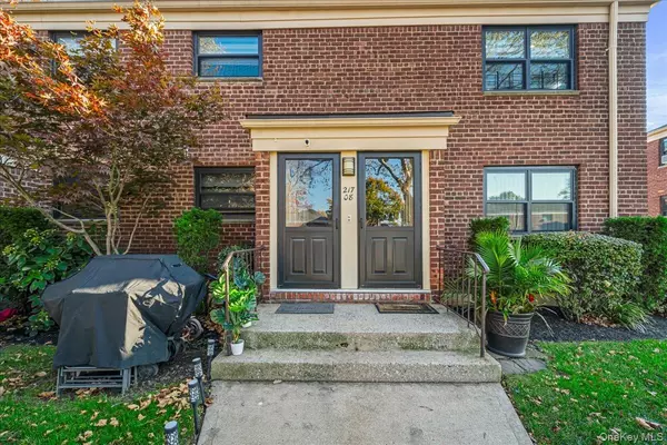 Bayside, NY 11364,217-08 73 AVE #383A2