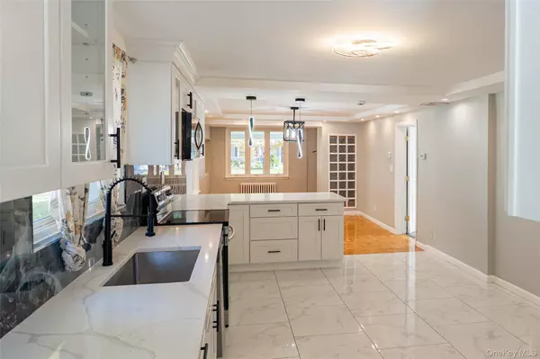 Amityville, NY 11701,168 Oldfield AVE