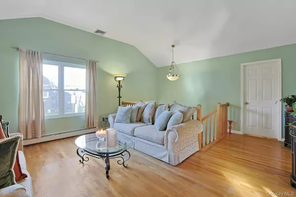 White Plains, NY 10603,71 Holland AVE