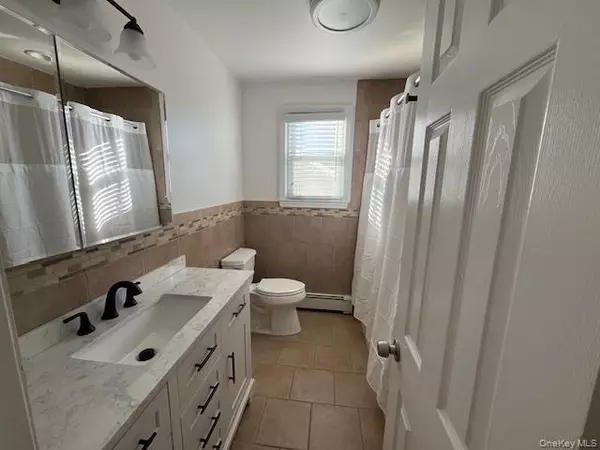 Amityville, NY 11701,15 Lee PL